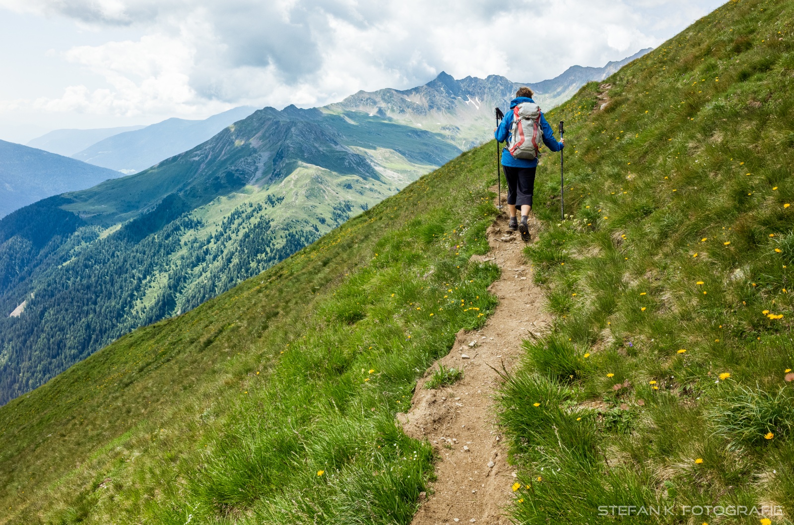 Querung durch steile Grashänge